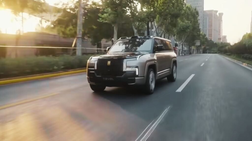 2025 Yangwang U8