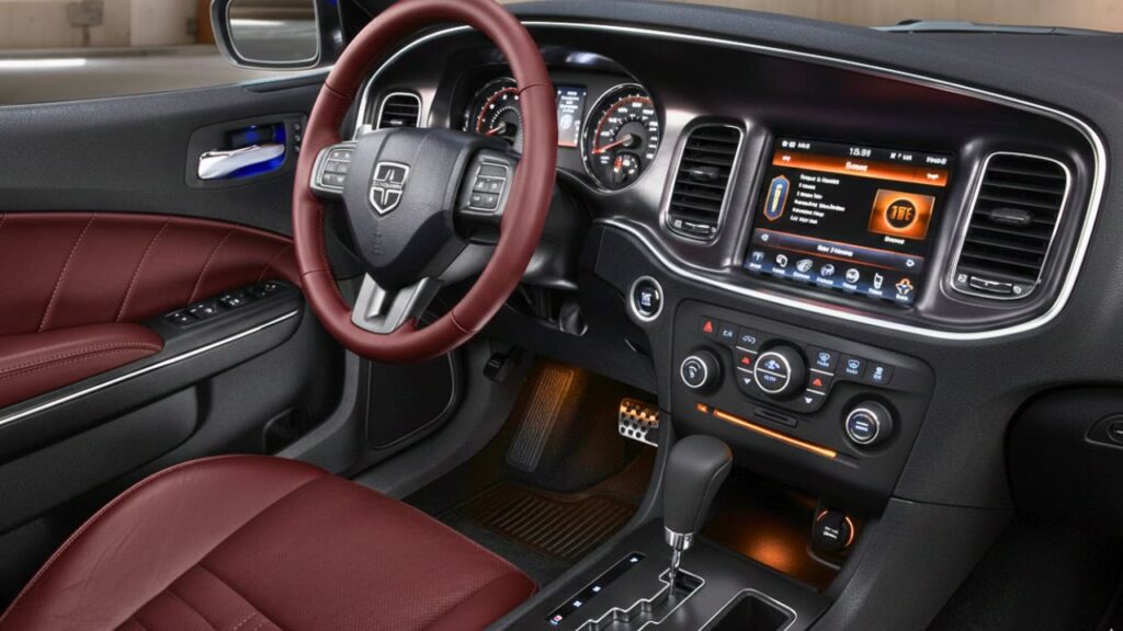 Dodge Avenger's interior